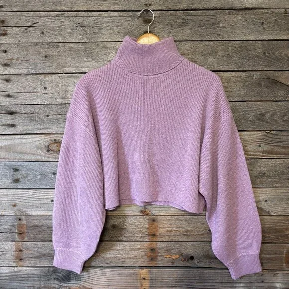 H&M Divided Purple/Pink Cropped Turtleneck Sweater - Size M - Picture 1 of 4